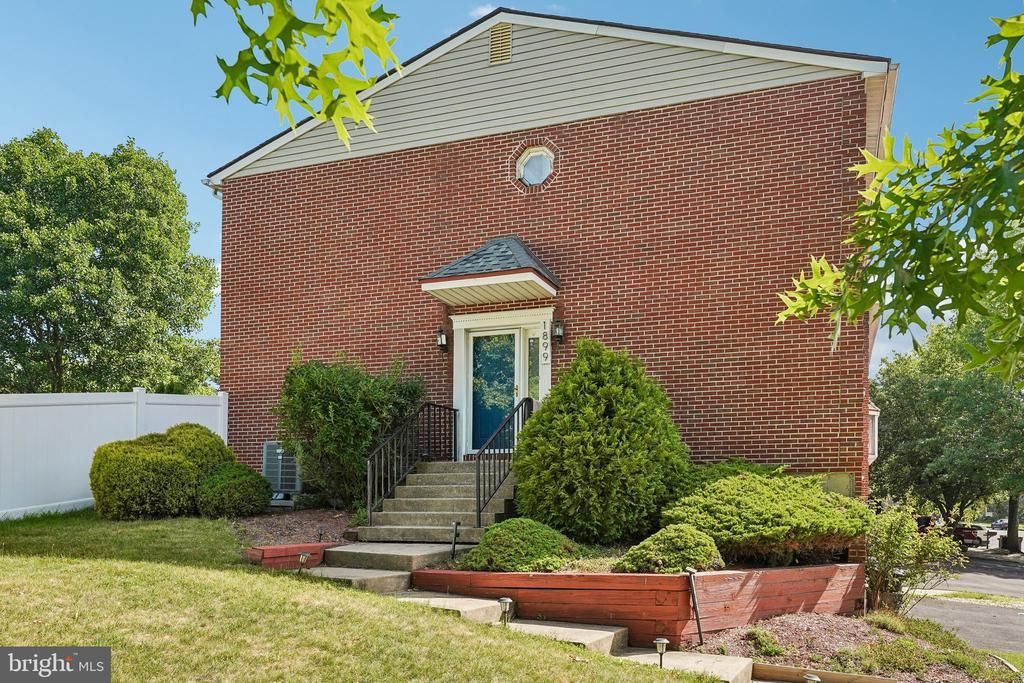 1899 GEORGIA DRIVE , WHITEHALL, PA 18052