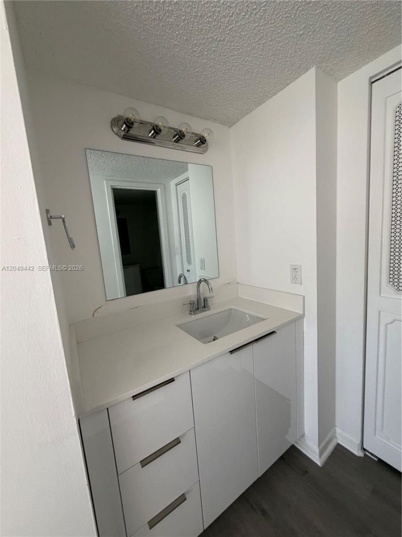 1420 Brickell Bay Dr, Unit 1005C, Miami, FL 33131 Photo