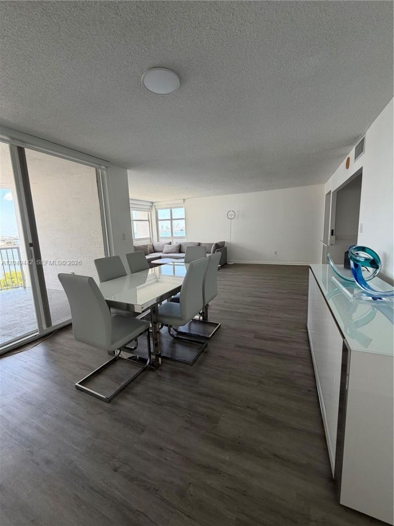 1420 Brickell Bay Dr, Unit 1005C, Miami, FL 33131 Photo