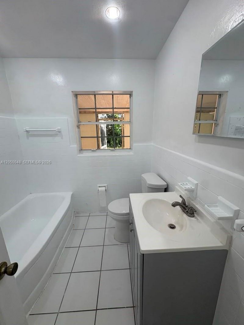 475 NE 164th St, Miami, FL 33162 Photo