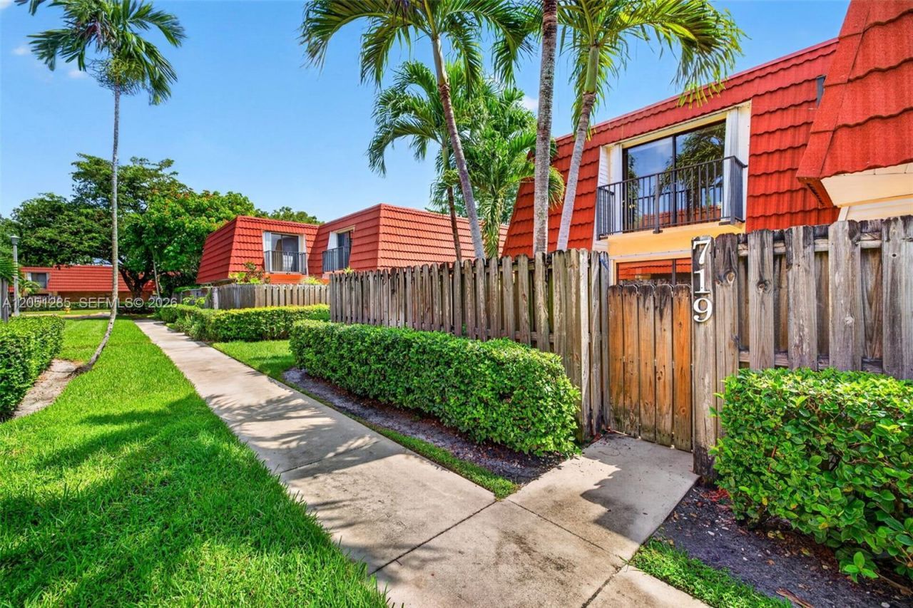 719 NW 98th Cir , Plantation, FL 33324 Photo