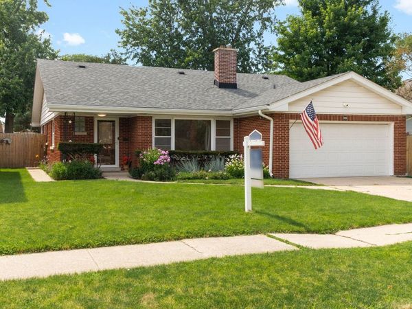 3326 Prairie Avenue, Brookfield, IL 60513