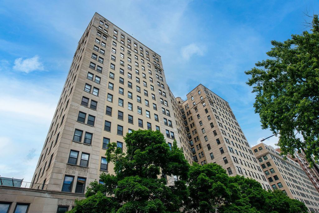 2000 N Lincoln Park West, Unit 1101, Chicago, IL 60614 Main Photo