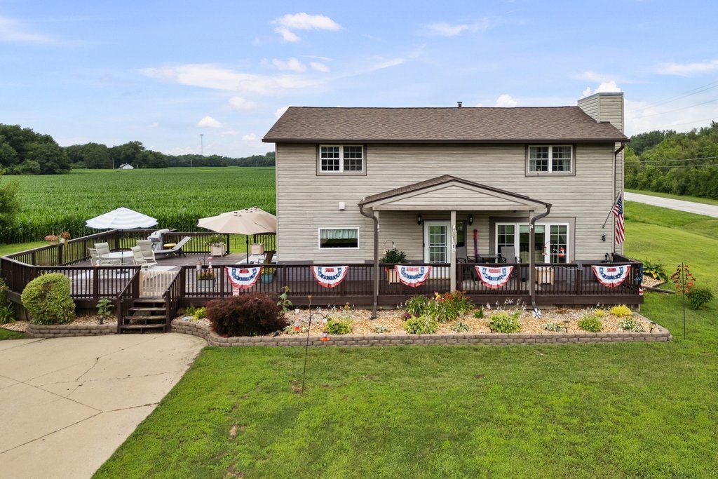 1814 Big Island Parkway , Rock Island, IL 61201
