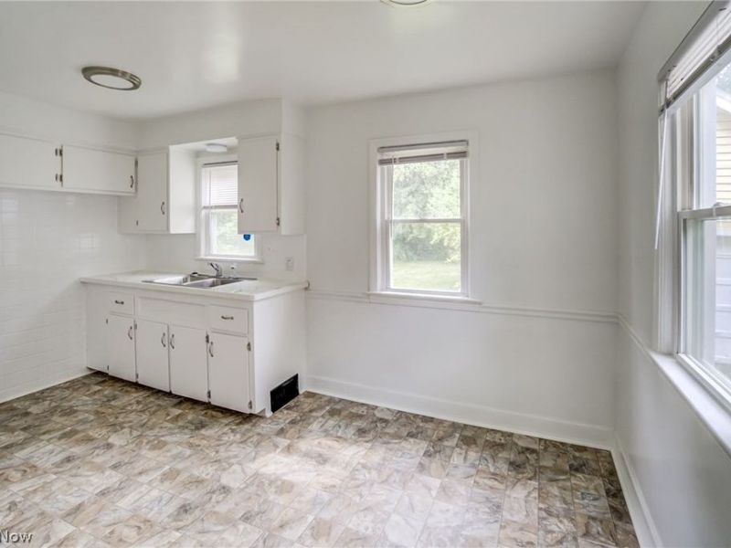 1343 Victory Drive, South Euclid, OH 44121 Photo 16