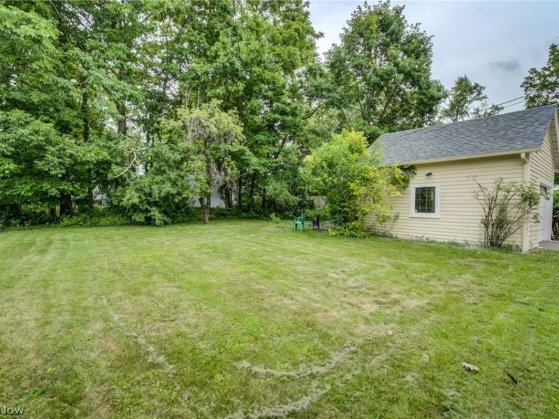 1343 Victory Drive, South Euclid, OH 44121 Photo 8