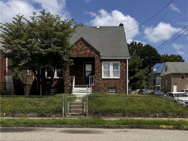 745 Anderson St, New Kensington, PA 15068