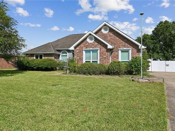 118 ROSELAND Drive, Luling, LA 70070