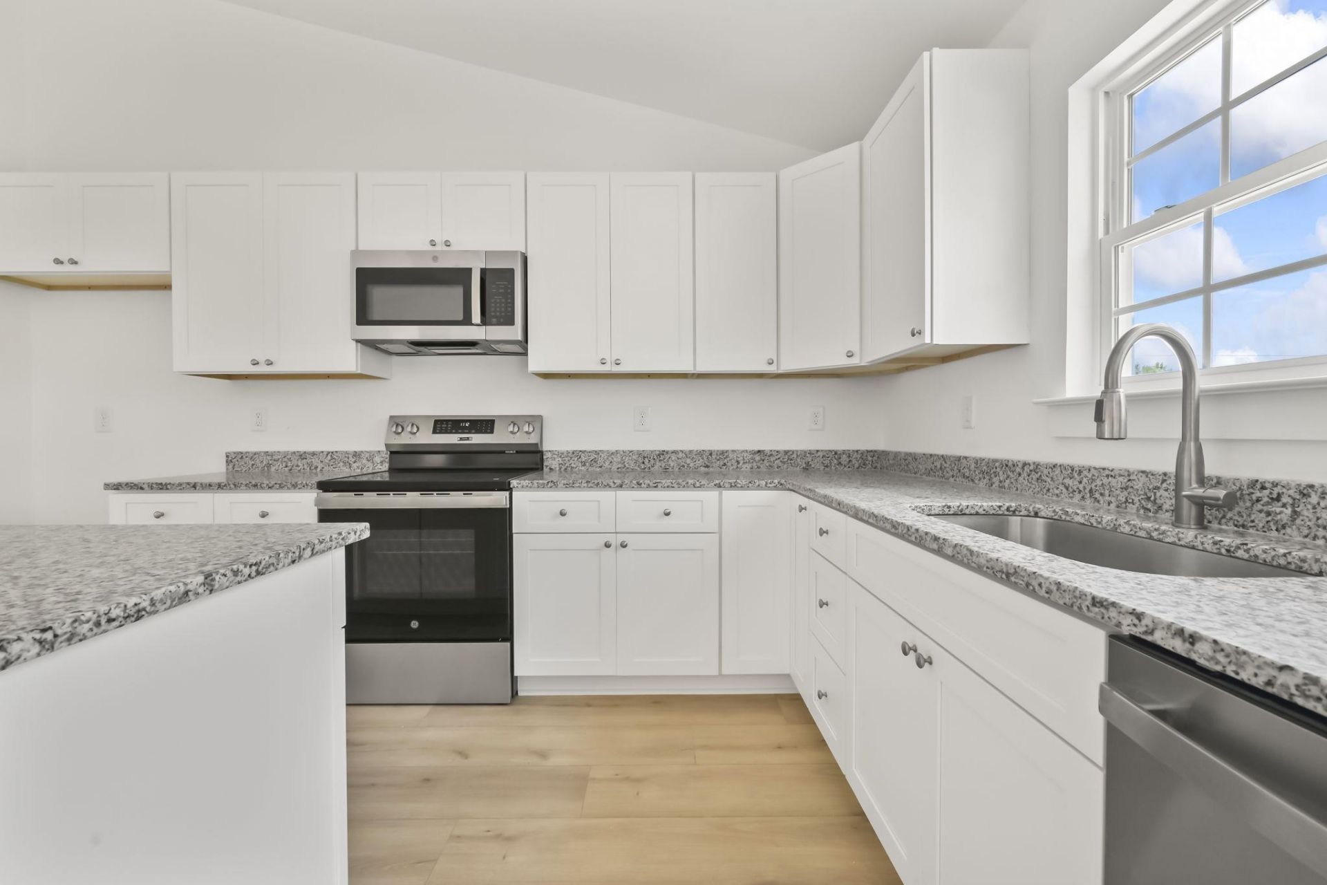 439 Pine Needle Dr. Photo 14