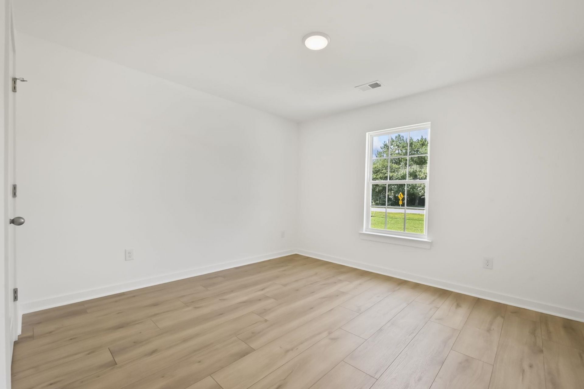 439 Pine Needle Dr. Photo 29