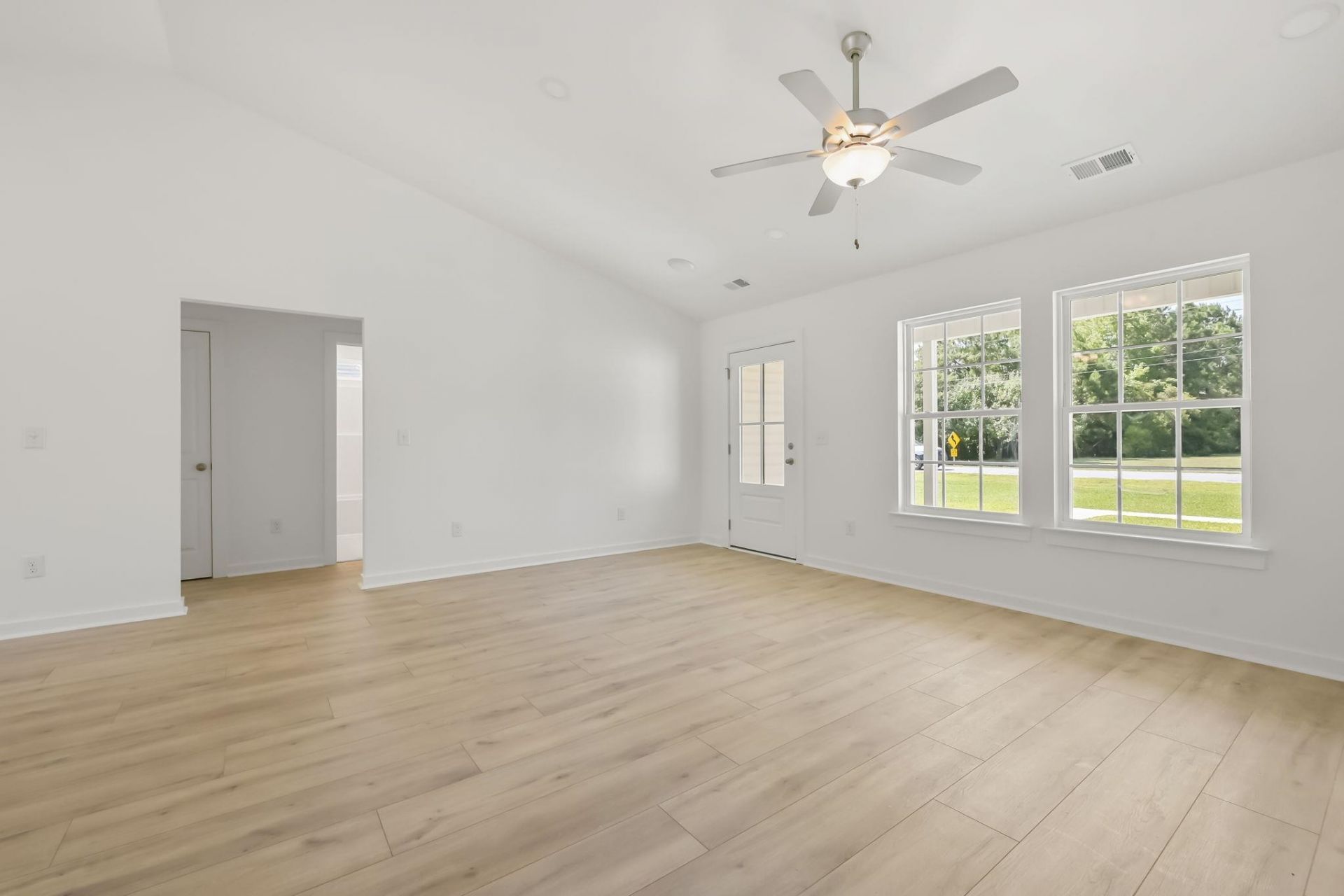 439 Pine Needle Dr. Photo 6