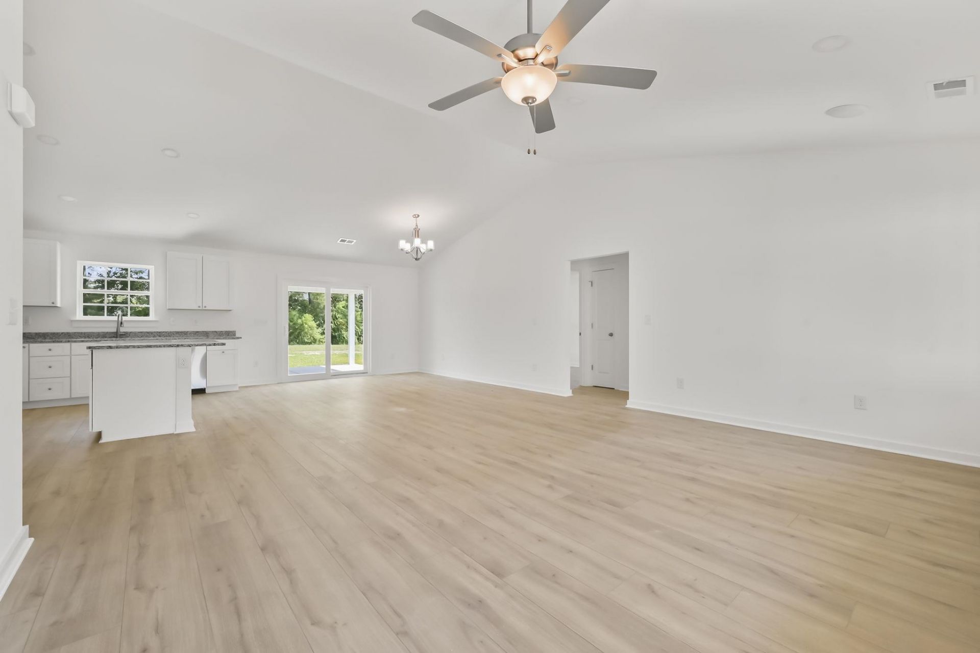 439 Pine Needle Dr. Photo 7