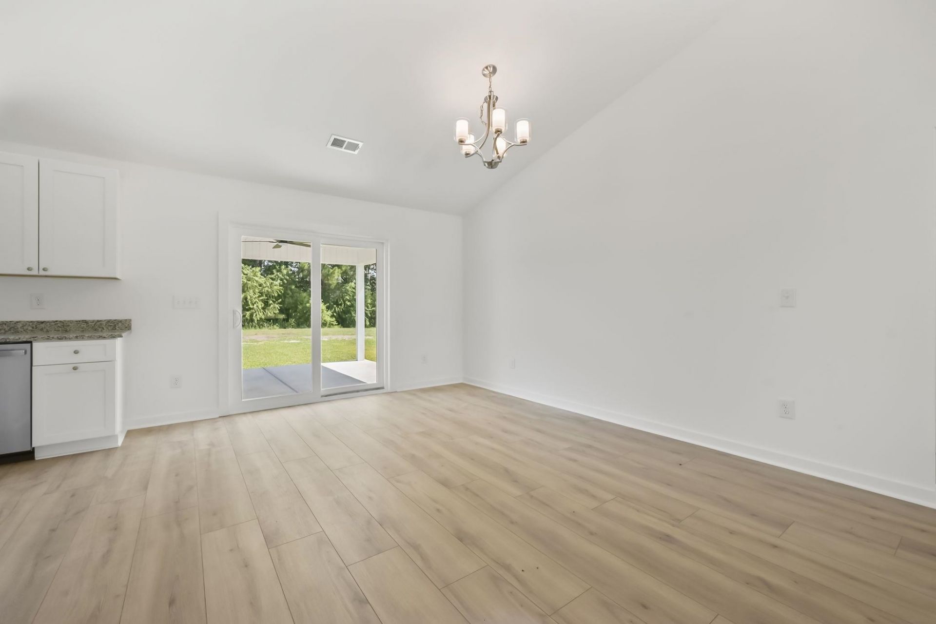 439 Pine Needle Dr. Photo 8