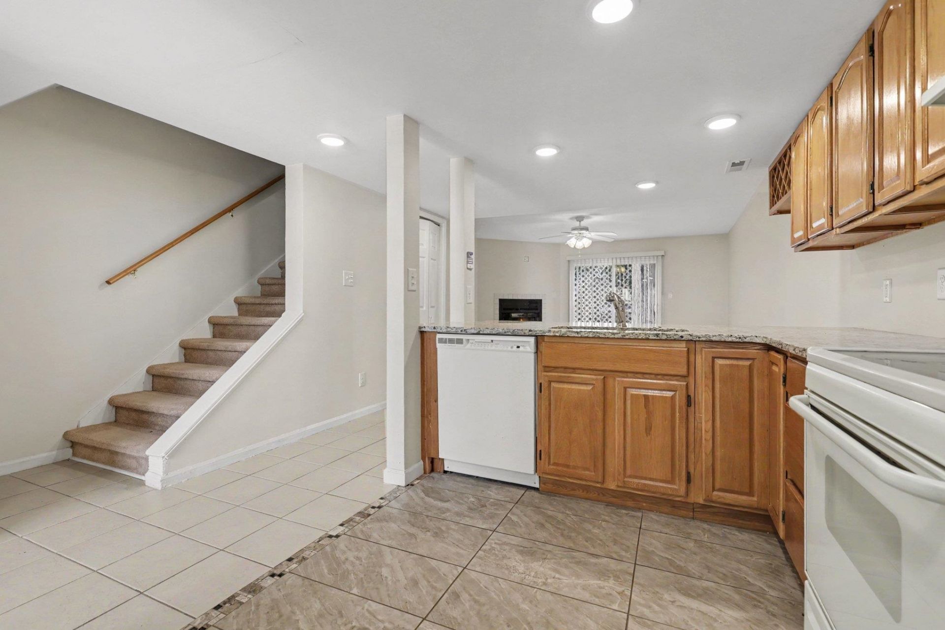 6703 Jefferson Pl. Photo 9