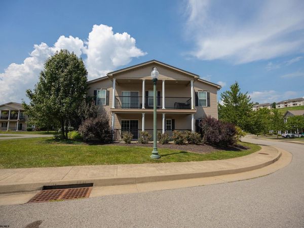 79 Barrington Court, Bridgeport, WV 26330