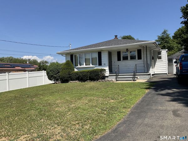 61 Rockview , East Haven, CT 06512