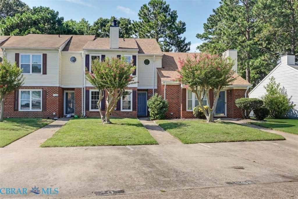 668 Hollomon Drive, Hampton, VA 23666 Main Photo