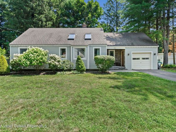 43 William Street, Kinderhook, NY 12106