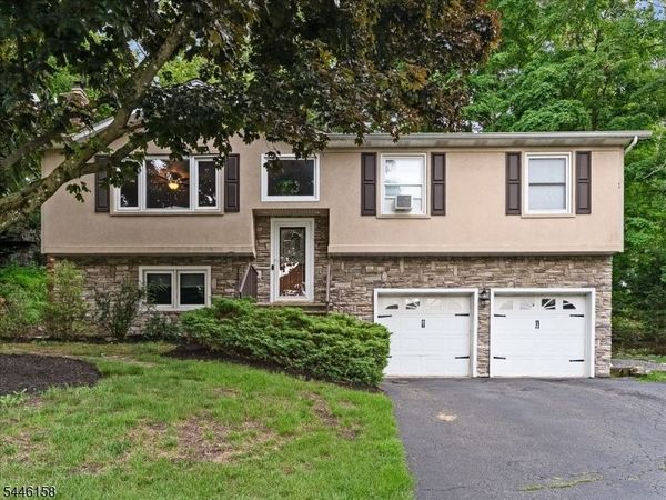 109 Valley View Trl, Sparta, NJ 07871