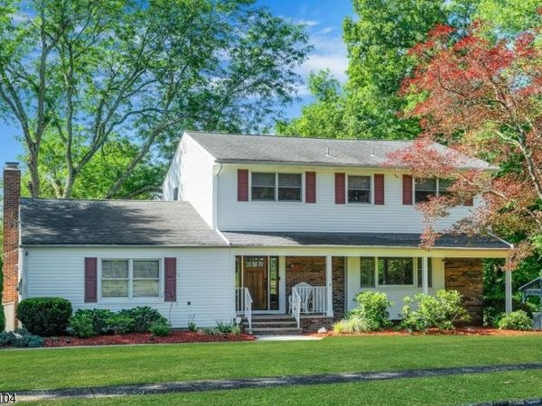 681 Chestnut St, Long Hill, NJ 07980