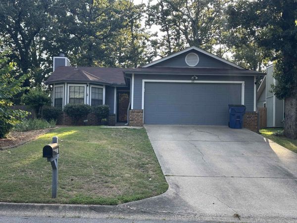 23 Oak Ridge Drive , Maumelle, AR 72113