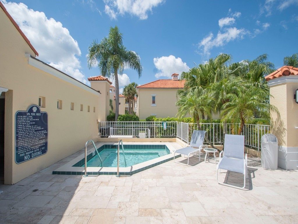 5060 Harmony Circle, Unit 102, Vero Beach, FL 32967 Photo