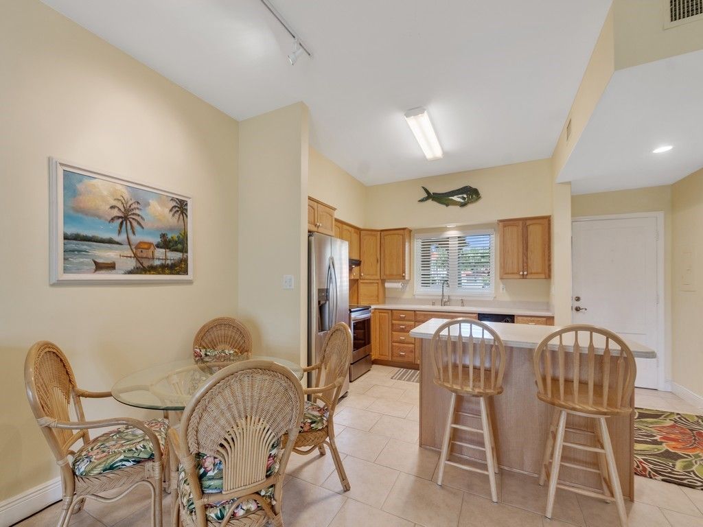 5060 Harmony Circle, Unit 102, Vero Beach, FL 32967 Photo
