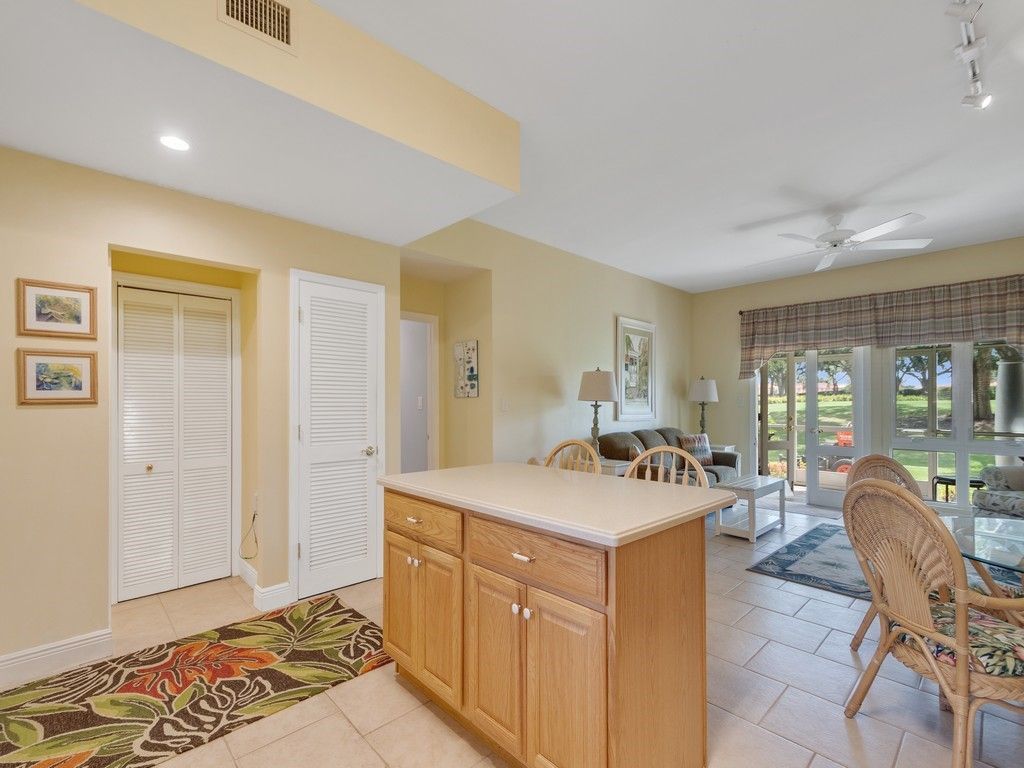 5060 Harmony Circle, Unit 102, Vero Beach, FL 32967 Photo