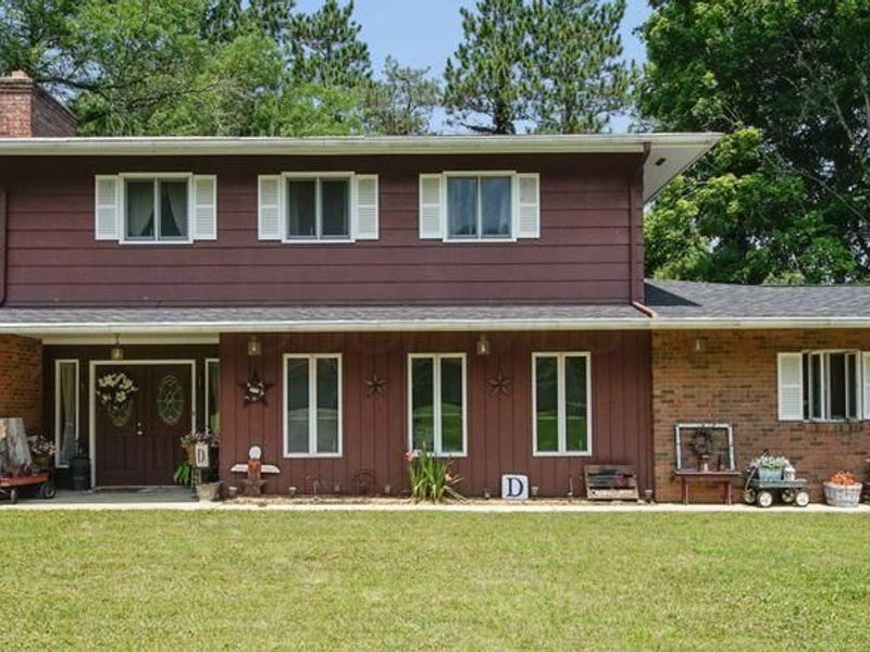157 Spring Valley Drive SW, Granville, OH 43023 Photo 3