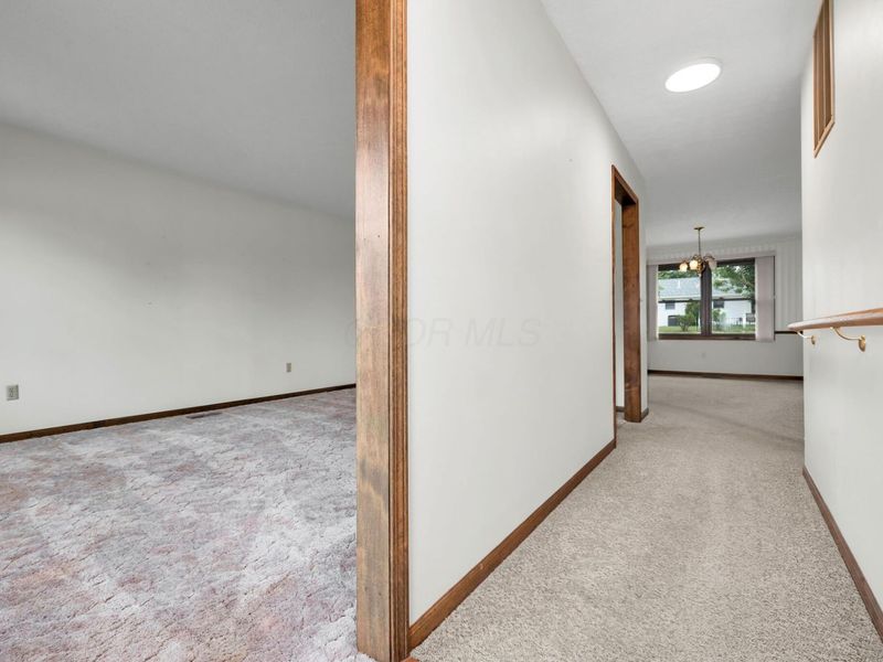 110 N Heatherhill Drive , Bellefontaine, OH 43311 Photo 3