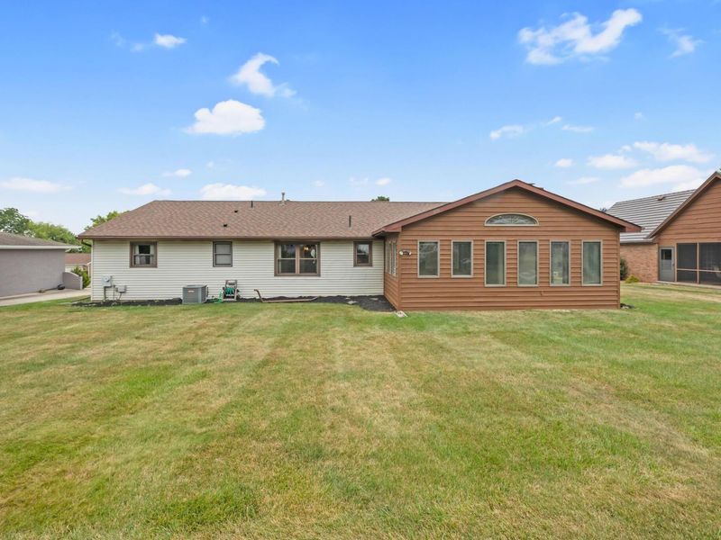 110 N Heatherhill Drive , Bellefontaine, OH 43311 Photo 38