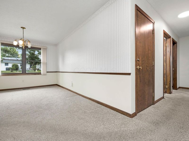 110 N Heatherhill Drive , Bellefontaine, OH 43311 Photo 6