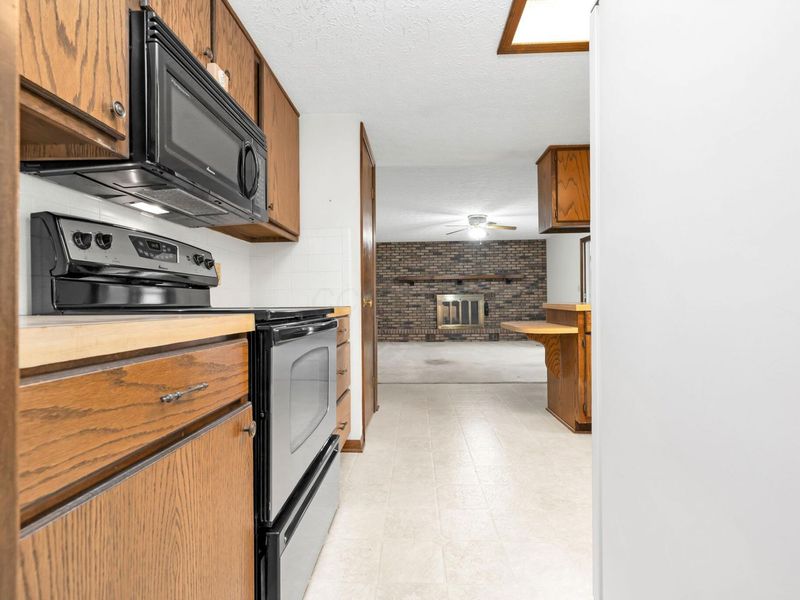 110 N Heatherhill Drive , Bellefontaine, OH 43311 Photo 9