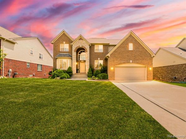 6960 Norway Drive, Troy, MI 48085