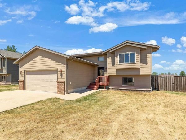 670 AIRWAY CT, Box Elder, SD 57719