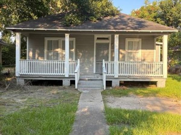 266 Burton Avenue , Mobile, AL 36607