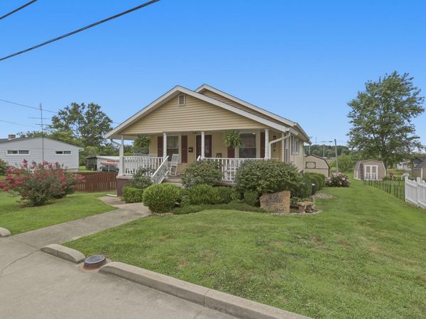 226 N 2nd Avenue, Oakland City, IN 47660