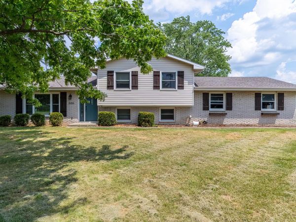 15707 Bluffton Road, Fort Wayne, IN 46819