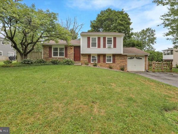 105 AUTUMN DRIVE , LITITZ, PA 17543