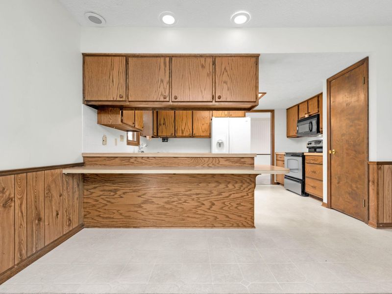 110 N Heatherhill Drive, Bellefontaine, OH 43311 Photo 13