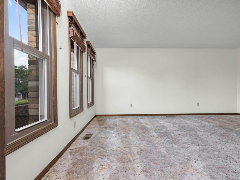 110 N Heatherhill Drive, Bellefontaine, OH 43311 Photo 4