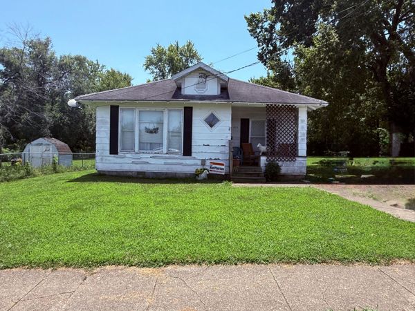 426 E Front Street , Mountain Grove, MO 65711