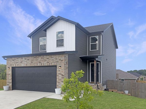 1157 E Price Street , Republic, MO 65738