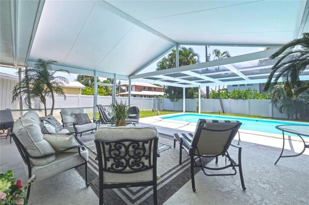 1216 10th St N, Naples, FL 34102 Photo