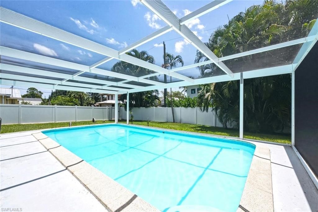 1216 10th St N, Naples, FL 34102 Photo