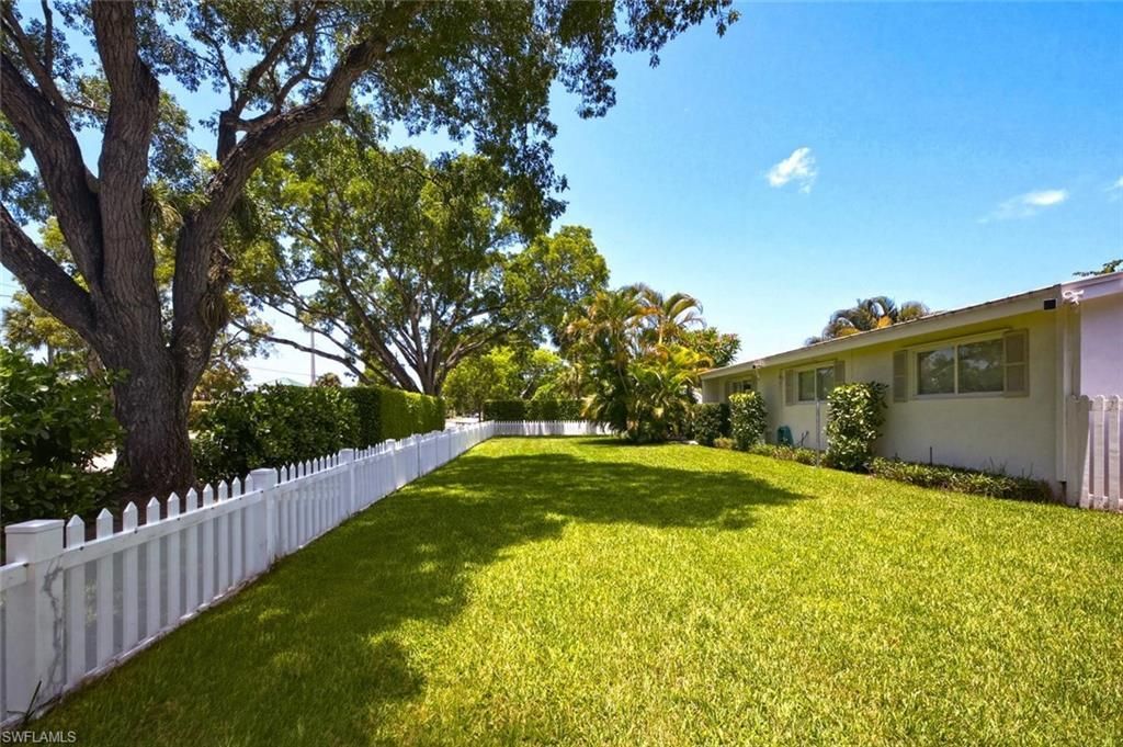 1216 10th St N, Naples, FL 34102 Photo