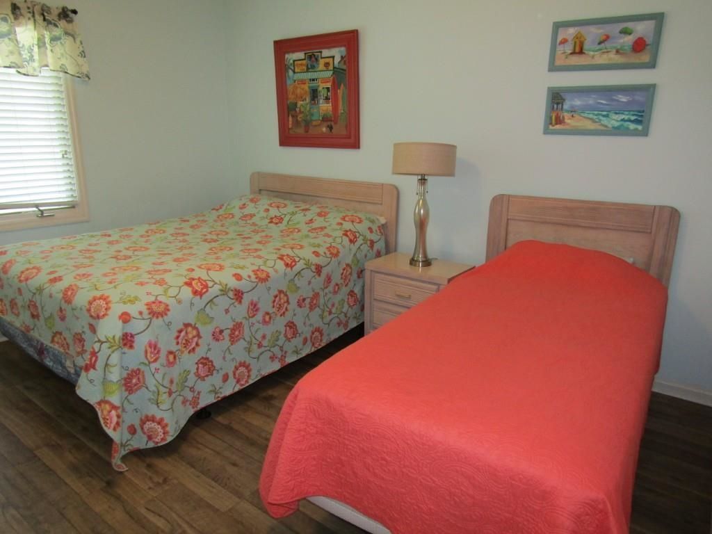 1221 Teal Lake Dr.  Photo 13