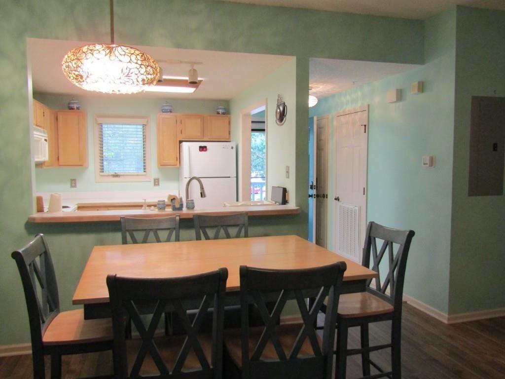 1221 Teal Lake Dr.  Photo 6