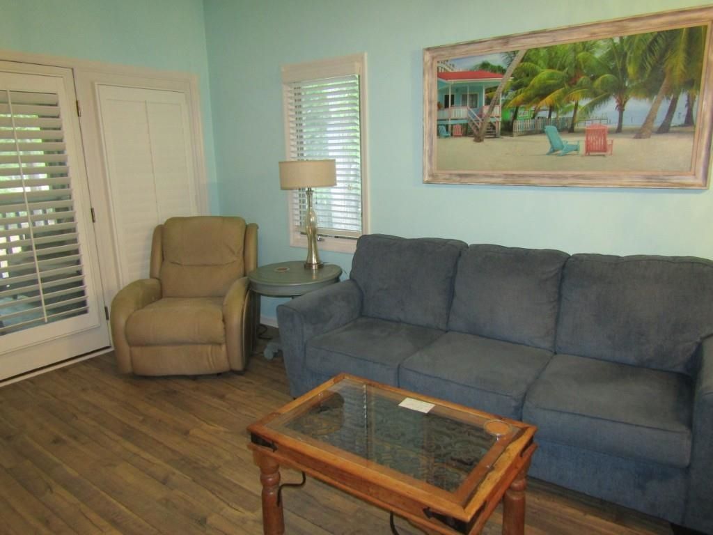 1221 Teal Lake Dr.  Photo 8