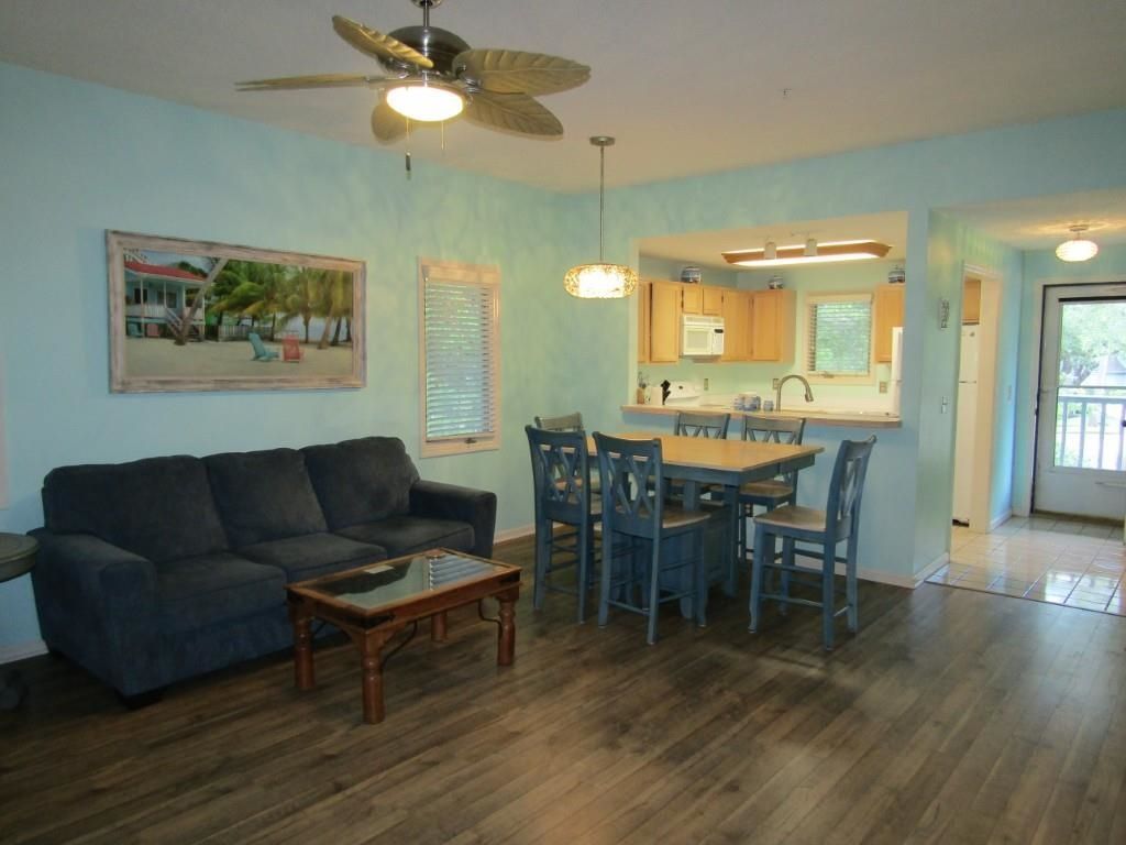 1221 Teal Lake Dr.  Photo 9